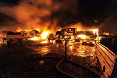 图集：北约油罐车遭袭至少5人死亡